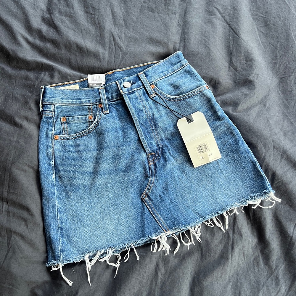 Levi’s denim mini skirt, size 25